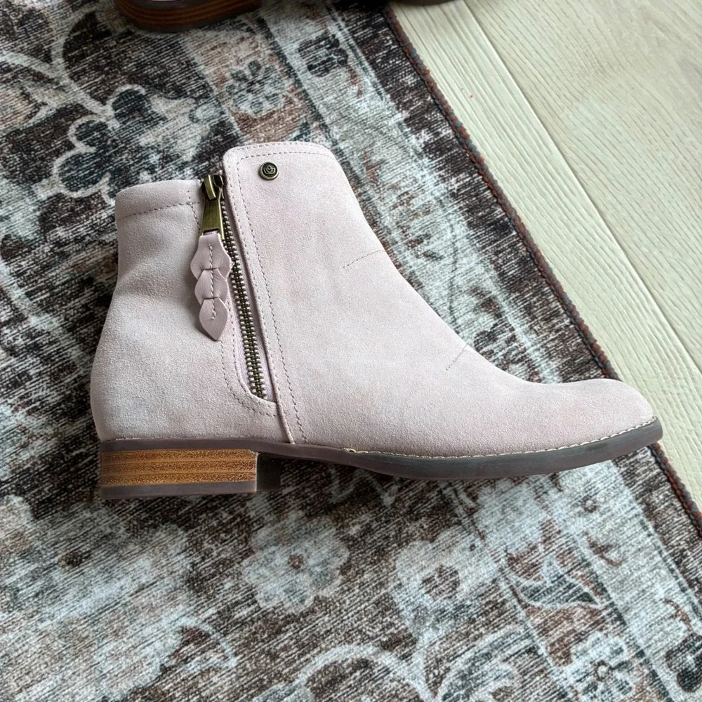 Spenco Ivy Pale Pink Suede Ankle Booties Side Zip Womens 8.5 B Orthotic Support